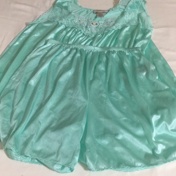 Ladies medium size PJ set - Picture 1 of 5